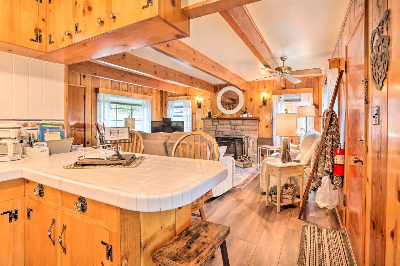 Wrightwood Cabin With Cozy Interior! Exterior photo
